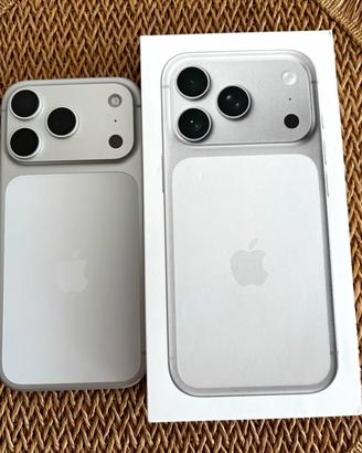 Apple iPhone 17 Pro 256gb silver pari al nuovo