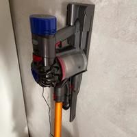 Dyson v8