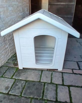 cuccia in resina effetto legno.