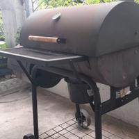 Barbecue e anche afumicatore.!