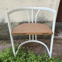 Sedie in metallo e legno