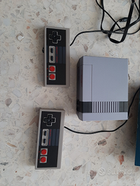 Console con molti giochi vecchi