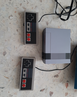 Console con molti giochi vecchi