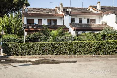 Villa angolare vista mare