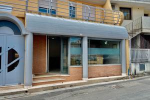 Locale attività bar Pressi Via Trieste