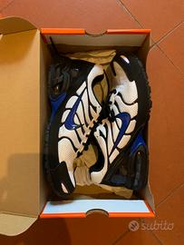 NIKE AIR MAX PLUS