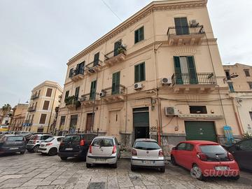Via Dello Spezio Politeama B.Vecchio Negozio 3vani