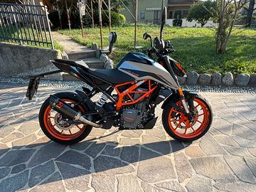 KTM DUKE 390 DIC2023