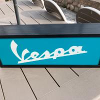 Vespa insegna neon pubblicitaria vintage