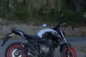 yamaha mt07