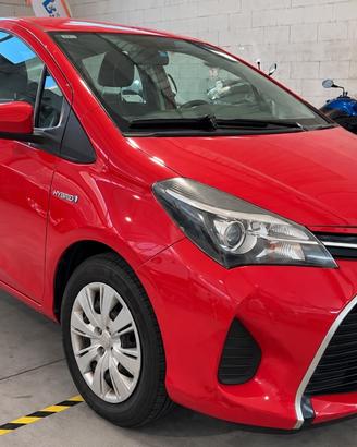 TOYOTA Yaris 1.5 Hybrid 5p. Business