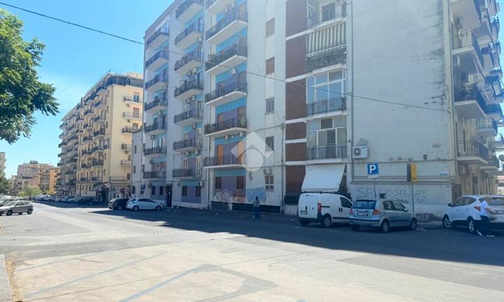 PIAZZA MONTESSORI: 3 vani in buone condizioni