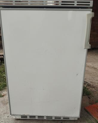 mini frigo con congelatore. 