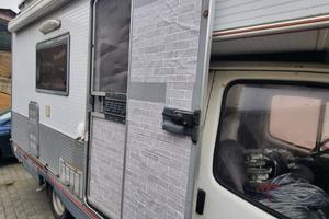 camper Ford con cellula LAIKA