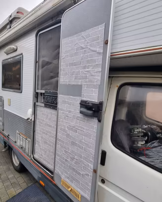camper Ford con cellula LAIKA