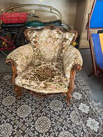 Poltrona in Legno Antica