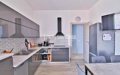 TRILOCALE CON DOPPI SERVIZI, TERRAZZO E BOX!!!