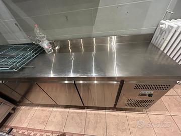 tavolo con frigo per ristorazione 