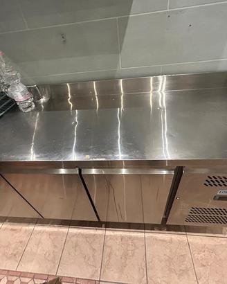tavolo con frigo per ristorazione 