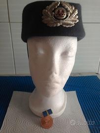 CAPPELLO UFFICIALE TEDESCO DA DONNA CON MEDAGLIA