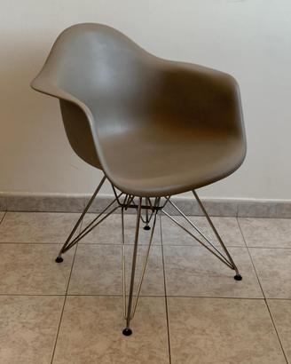 Eames plastic chair