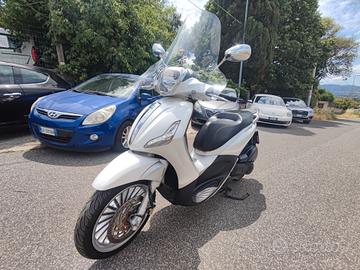 Piaggio Beverly 300 i.e.