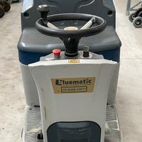 Lavasciuga uomo a bordo pista 75 da ripristinare