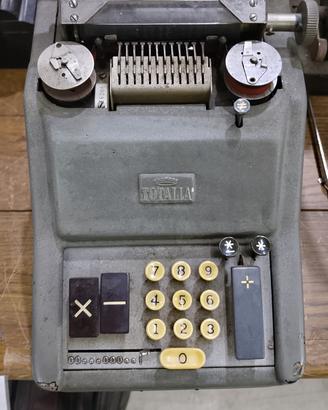 calcolatrice vintage TOTALIA