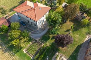 Casa indipendente di 253 m² con più di 5 locali e 