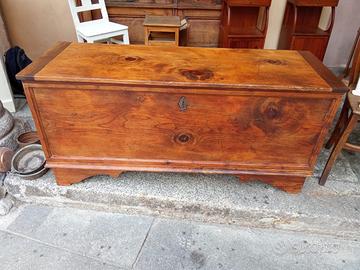 Cassapanca Valsesiana fine XVII secolo