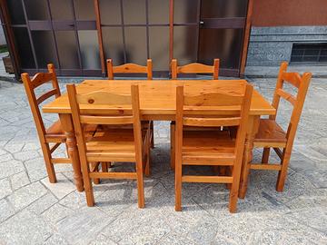 Tavolo in legno massello + sedie 