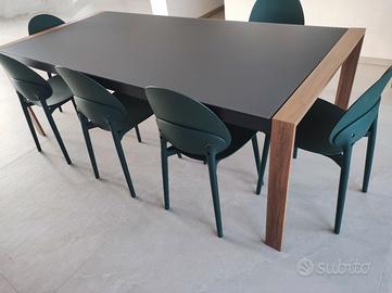 tavolo in alluminio e vetro 