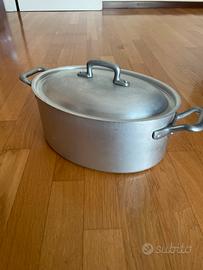 Casseruola ovale con coperchio
