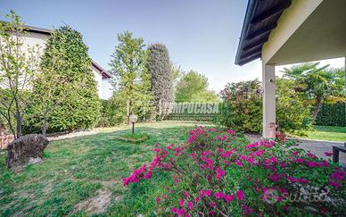 SAMARATE - VILLA CON GIARDINO