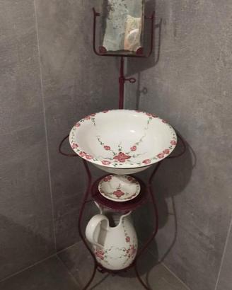 Set toilette vintage in ferro battuto