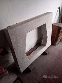 Cornice   in marmo bianco