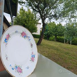 Piatto in ceramica decorato - ungherese