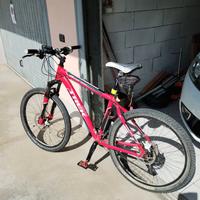 BICICLETTA MOUNTAIN BIKE