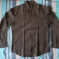 Camicia nera sfiancata