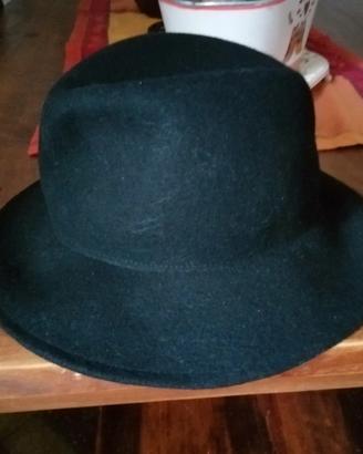Fedora nero in pura lana 100%