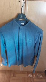 Camicia blu con colletto coreano