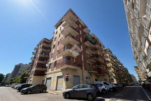 3 LOCALI A SALERNO
