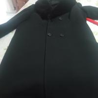 cappotto con collo di pelliccia 