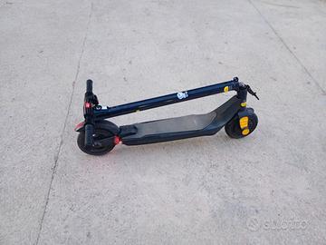 monopattino elettrico Lexgo R8X Lite
Lex
