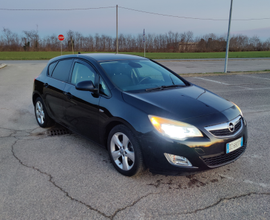 Opel Astra J 2010