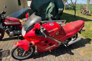 Honda VFR 750 F 1988 uso ricambi