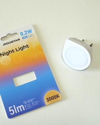 Luce notturna LED con sensore automatica