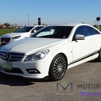 Mercedes-Benz E 220 CDI Coupé BlueEFFICIENCY Avan