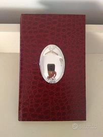 Rubrica da borsa rifinita in argento