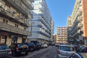 NEGOZIO A NAPOLI
